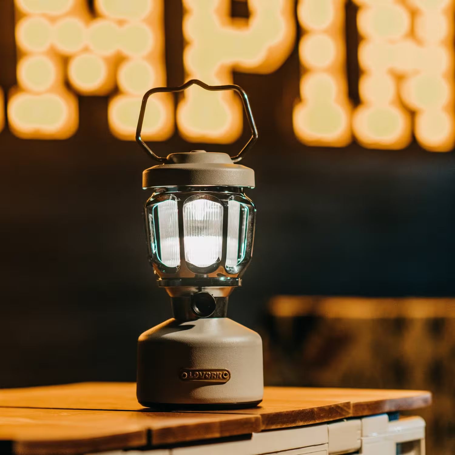 Lanterne LED sans fil - HURRICANE EVOLUTION - baladeuse autonomie XXL (100 heures) et Powerbank